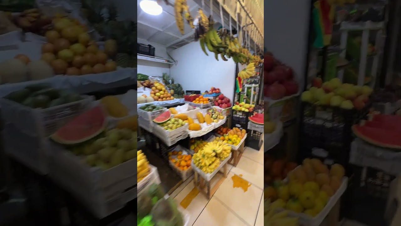 A morning in Lima, Peru 🇵🇪 #lima #peru #limaperu #mercado #farmersmarket #pov #foodie #travel