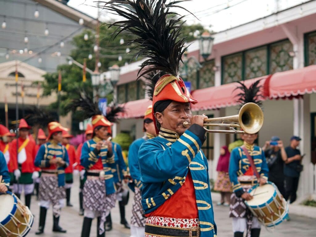 A major military parade during Peruvian Independence Day.